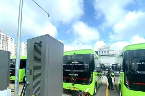 Hybrid có phải xe 'xanh' trong bài toán kiểm soát khí thải Thành phố Hồ Chí Minh?