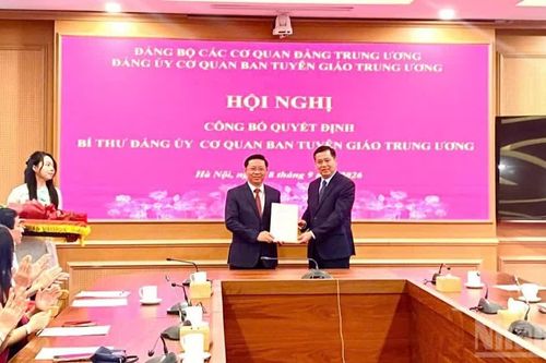 Công bố Quyết định chỉ định Bí thư Đảng ủy Cơ quan Ban Tuyên giáo Trung ương