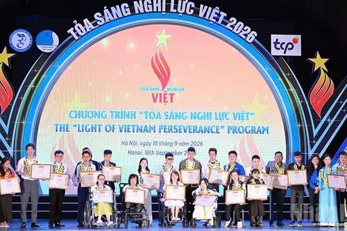 Vinh danh 26 tấm gương thanh niên 'Tỏa sáng nghị lực Việt'