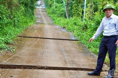 Lâm Đồng: Sụt lún trên tuyến đường kết nối Quốc lộ 28