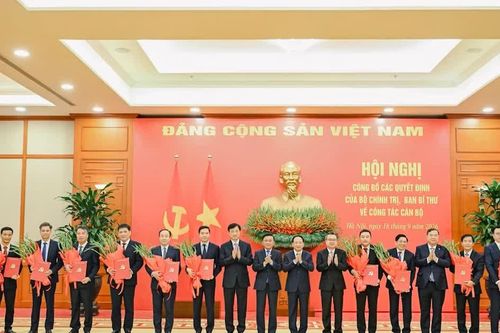 [Video] Công bố các Quyết định của Bộ Chính trị, Ban Bí thư về công tác cán bộ