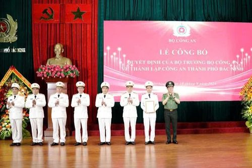 Công bố Quyết định thành lập Công an thành phố Bắc Ninh và 12 phường mới
