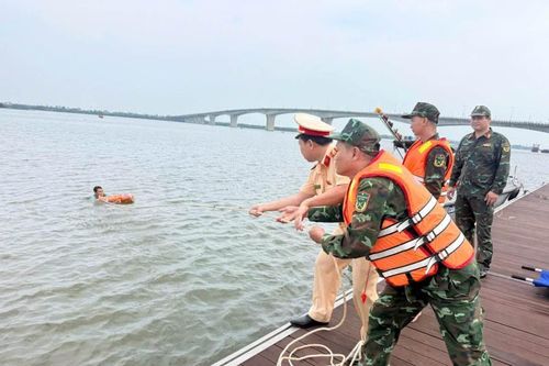 Gần 200 thành viên tập huấn phòng, chống thiên tai, tìm kiếm cứu nạn