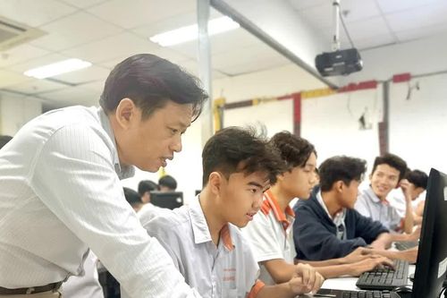 Bộ GD&ĐT đề xuất quy định về phụ cấp chức vụ với cán bộ quản lý cơ sở giáo dục