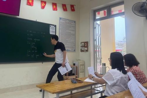 Giáo viên thành người học để nâng năng lực ngoại ngữ
