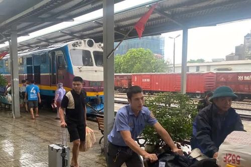 Ngành đường sắt điều chỉnh lịch chạy tàu do mưa lũ phức tạp tại Thanh Hóa