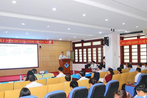 Chuẩn hóa tiêu chí, gỡ 'điểm nghẽn' nhân lực trong tham mưu xây dựng pháp luật