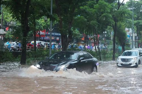 Sáng 18/9, Hà Nội vẫn còn điểm ngập úng