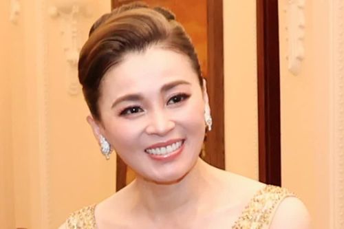 Thời trang tinh tế của Hoàng hậu Thái Lan tại Việt Nam