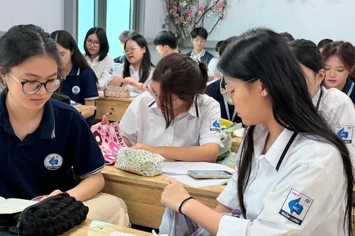 Học sinh lo chứng chỉ IELTS 'mất giá'