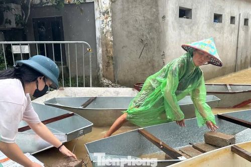 Nước sông Bùi tiếp tục lên cao: Di dời hàng trăm hộ dân ngoại thành Hà Nội