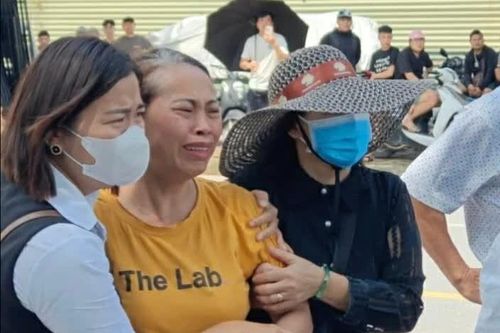 'Con muốn đi học để sau này đỡ đần mẹ': Ước mơ dang dở của nam sinh bị nước cuốn ở Hà Nội