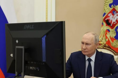 Tổng thống Nga Putin bỏ phiếu trực tuyến bầu Duma Quốc gia