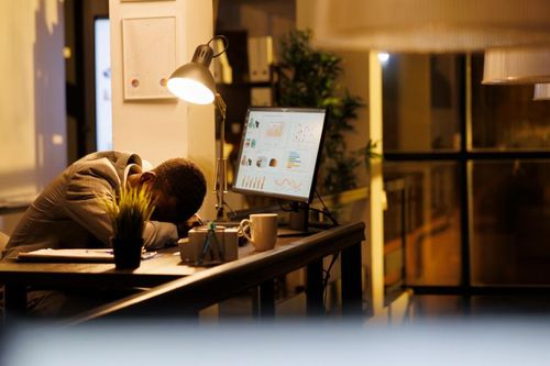 Chuyện gì đang xảy ra ở nhóm thanh niên 'ba không'?