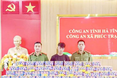 Bắt đối tượng vận chuyển hơn 1 tạ pháo lậu từ Quảng Trị ra Hà Tĩnh
