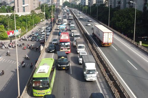 Vành đai 3 Hà Nội bỏ làn khẩn cấp: Thêm một làn xe, rủi ro khó lường?