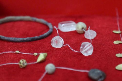 Hé lộ những di vật bên trong mộ gạch cổ 1.500 năm tuổi ở Nghệ An