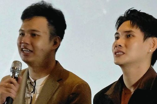 Đạo diễn 'Bóng ma nhà hát' bất ngờ xin lỗi