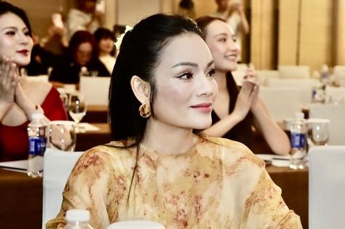 Niềm hạnh phúc của nữ ca sĩ từng thi Sao Mai 2005 giờ trở thành PGS.TS