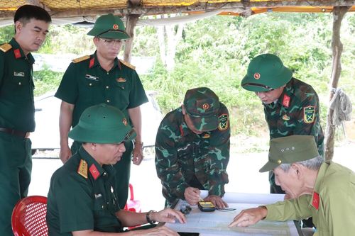 Từ lời kể của lái xe, xác minh vị trí nghi là nơi chôn 25 liệt sĩ