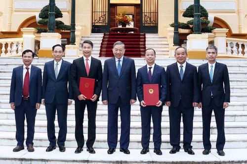 Tổng Bí thư, Chủ tịch nước trao quyết định bổ nhiệm 2 Đại sứ