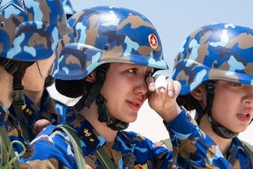 Văn Mai Hương bị chấn thương