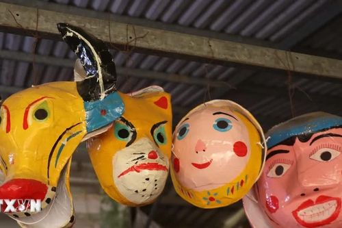 Giữ nghề làm đồ chơi Trung Thu truyền thống ở Hưng Yên