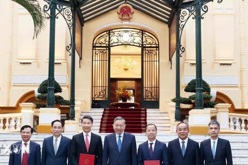 Tổng Bí thư, Chủ tịch nước trao Quyết định bổ nhiệm 2 Đại sứ Việt Nam tại nước ngoài