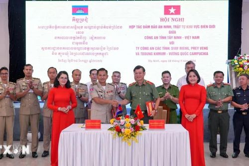 Củng cố quan hệ hợp tác, bảo đảm an ninh trật tự khu vực biên giới