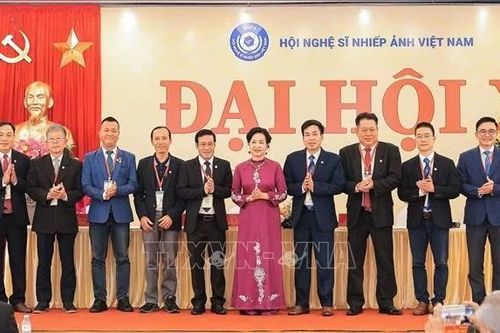 Bà Trần Thị Thu Đông tái đắc cử Chủ tịch Hội Nghệ sĩ Nhiếp ảnh Việt Nam