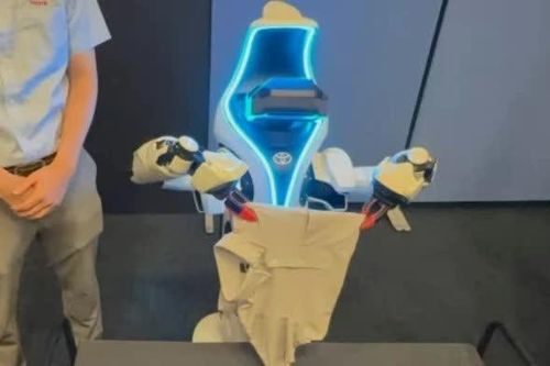 400.000 robot hình người sẽ làm việc cùng công nhân nhà máy Toyota