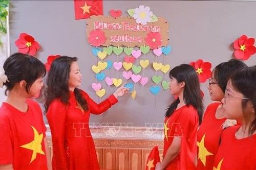 Mỗi lá cờ - Triệu trái tim