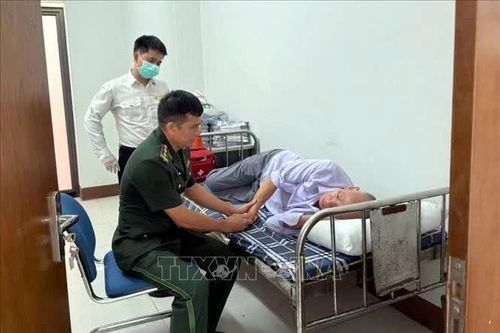 Cấp cứu kịp thời hành khách người Trung Quốc qua cơn nguy kịch