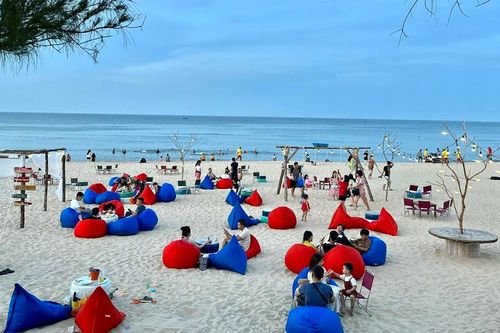 Yêu cầu thu hơn 8,8 tỷ đồng từ các hộ kinh doanh ở biển Nhật Lệ