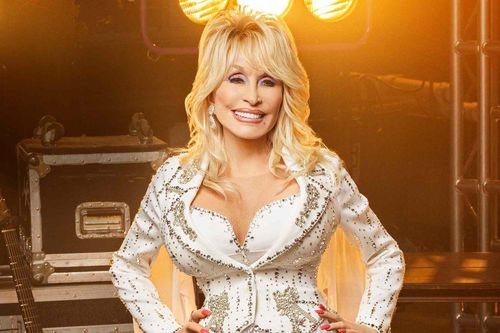 Dolly Parton nhận giải thành tựu trọn đời