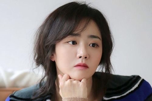 Moon Geun Young bật khóc khi tái xuất showbiz sau kết hôn