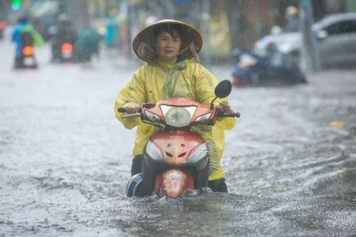 Mưa lớn dồn dập từ Thanh Hóa đến Hà Tĩnh, cảnh báo ngập lụt và sạt lở