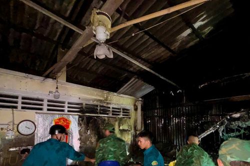 Kịp thời dập tắt đám cháy tại trường tiểu học