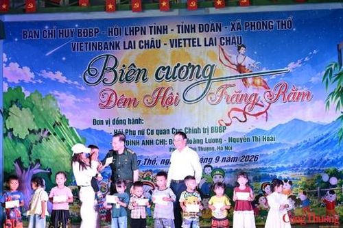 Ấm áp tình quân dân trong “Biên cương - Đêm hội trăng rằm”