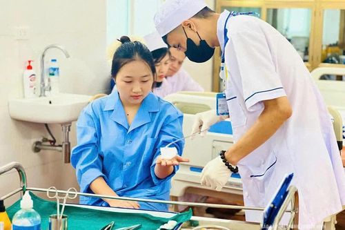 Phát huy vai trò trường chất lượng cao trong đào tạo nguồn nhân lực y tế