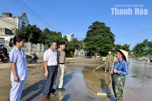 Kiểm tra công tác đáp ứng phòng, chống dịch bệnh sau mưa lũ tại xã Hà Trung