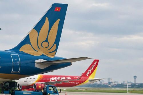 Câu chuyện AirAsia và bài toán duy trì mạng bay của hàng không Việt