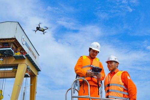 Sản lượng điện tiếp tục tăng cao, EVN đẩy nhanh tiến độ các dự án trọng điểm