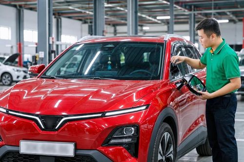 DBV ra mắt bảo hiểm ô tô điện, bảo vệ chuyên biệt cho pin và rủi ro sạc