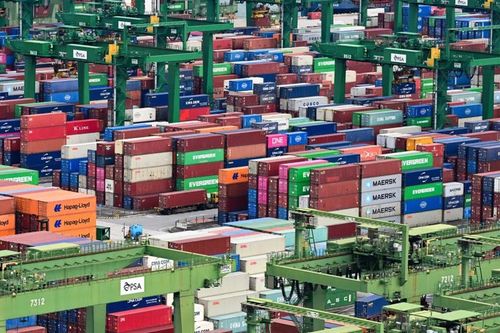 Xuất khẩu của Singapore tăng mạnh nhất 38 năm