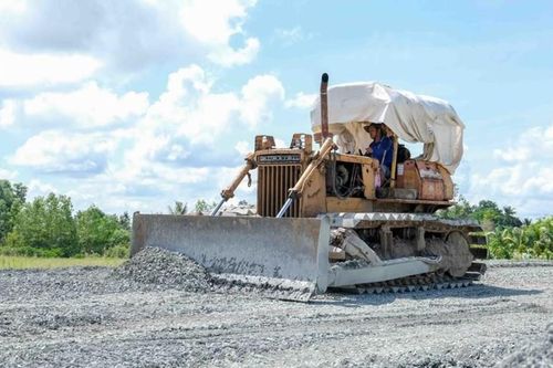 Tháo điểm nghẽn thiếu cát đá xây dựng, đẩy nhanh tiến độ các dự án giao thông ở miền Tây