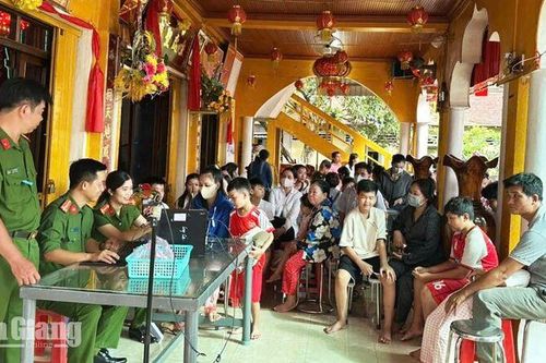 Tân Châu đưa phong trào “Ba nhất” đến gần dân
