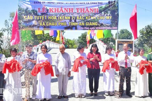 Châu Phú khánh thành cầu Tuyết Hoa kinh phí hơn 2 tỷ đồng