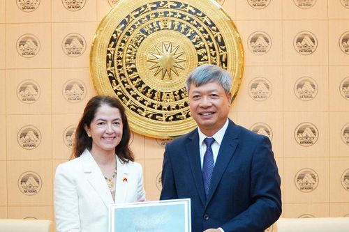 Đà Nẵng đẩy mạnh hợp tác giao lưu văn hóa, du lịch với Colombia