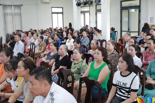 Hơn 300 tiểu thương phường Hòa Cường được tập huấn quy định về đo lường